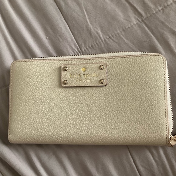 Kate Spade Wallet - Picture 1 of 4